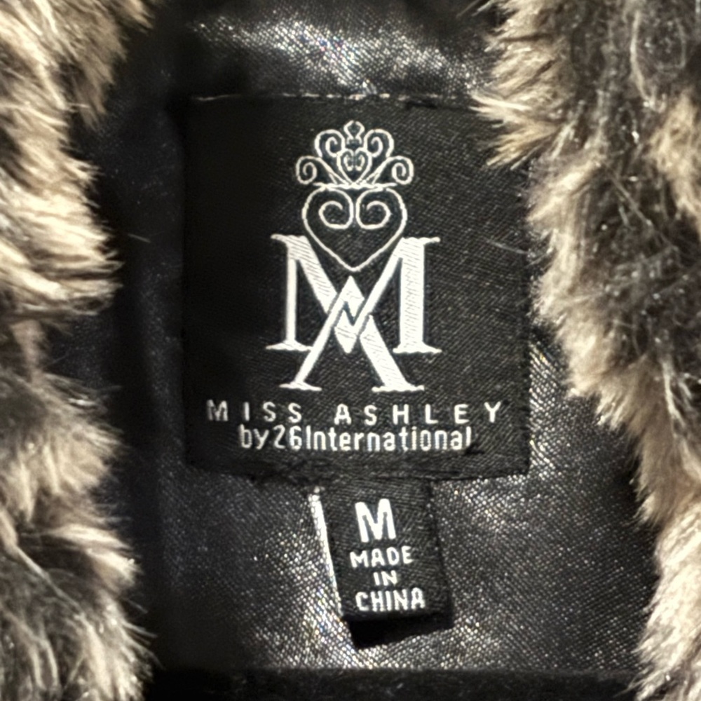 Miss Ashley Luxurious Tailored Vegan Fur/Leather Trim Vest Size Medium 2 Tone - Picture 3 of 8